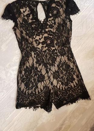 Ромпер на невисоку дівчину 34-36 розмір тягнеться мереживний з підкладкою