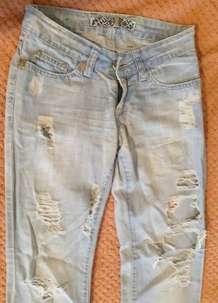 Рваные джинсы+ подарок пояс2 фото