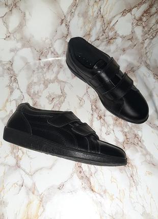 Черные кроссовки на двойных липучках2 фото