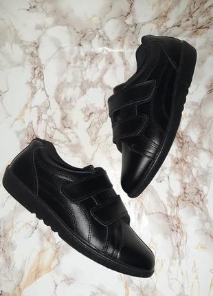 Черные кроссовки на двойных липучках5 фото