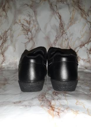 Черные кроссовки на двойных липучках6 фото