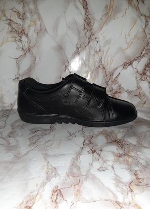 Черные кроссовки на двойных липучках4 фото
