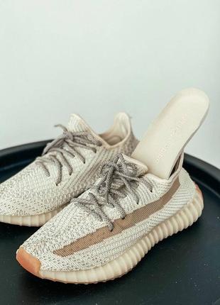 Красивейшие женские кроссовки adidas yeezy boost 350 v2 бежевые7 фото