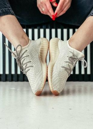 Красивейшие женские кроссовки adidas yeezy boost 350 v2 бежевые8 фото