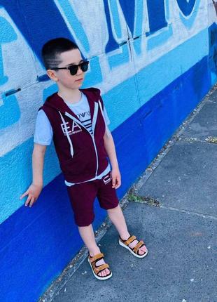 Костюмчик - трійка : футболка,шорти та жилетка