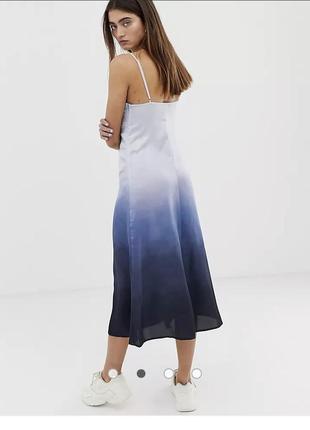 Крутое стильное актуальное сатиновое атласное платье в бельевом стиле омбре3 фото