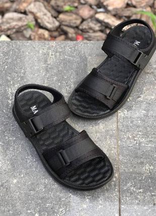 Мужские сандалии  черные2 фото