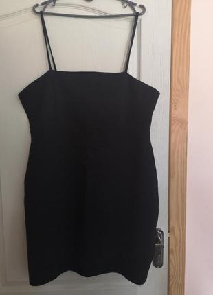 Базовое чёрное платье 4xl