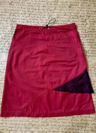 Красная спортивная мини юбка интересного кроя1 фото