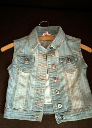 Жилет безрукавка