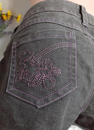 Шорти літні джинсові коттон з фігурними розрізами вишиті з поясом і кишенями5 фото