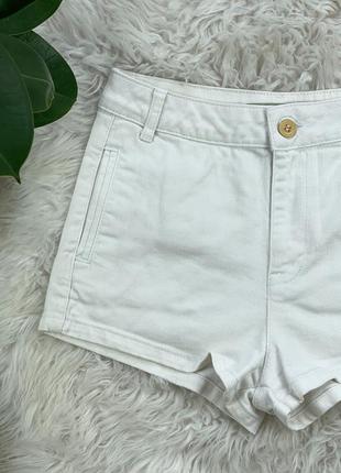 Белые плотные  джинсовые шорты 1+1=39 фото
