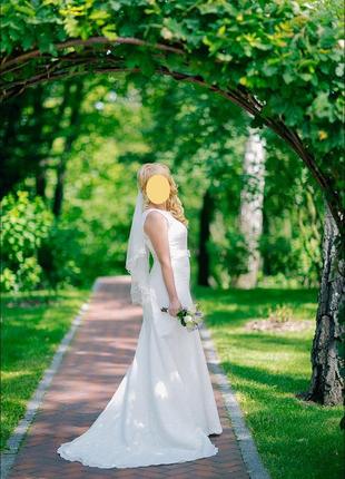 Свадебное платье, со шлейфом и кружевом3 фото