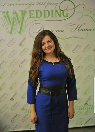 Сукня з поясом