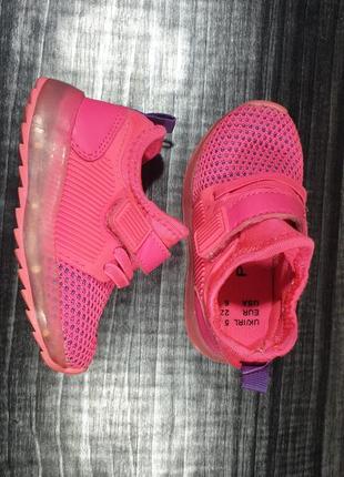 Светящиеся кроссовки