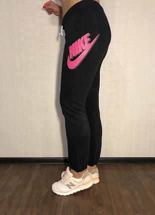 Жіночі спортивні штани штани nike