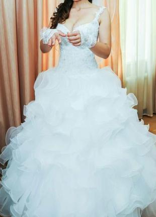 Шикарное свадебное платье после химчистки, не венчаное