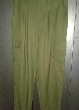 Легкие, стильные свободные летние брюки цвета хаки с завышенной линией талии quiz, размер 16/44 .1 фото