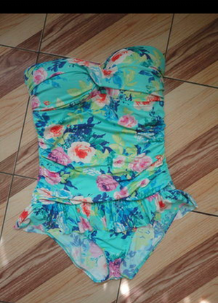 Слитньій купальник