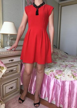 Платье красное короткое1 фото