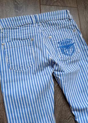 Блакитні принт біла смужка завужені джинси стрейч7 фото