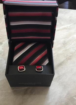 Набор: галстук, запонки, платок