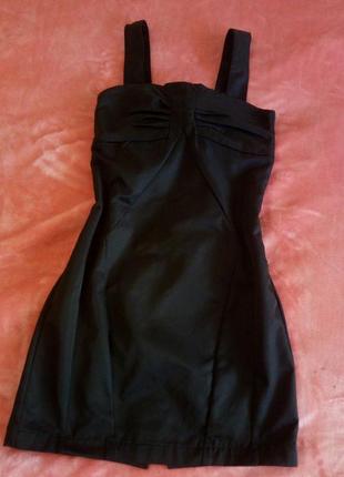 Шикарний сарафан школярки.