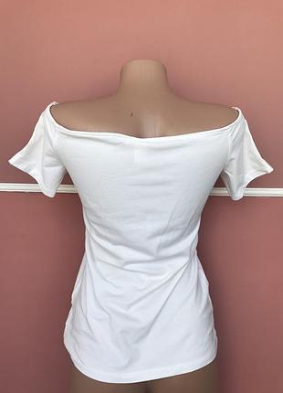 Футболка с открытыми плечами5 фото