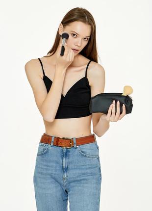 Жіноча стильна чорна містка сумочка, пенал1 фото
