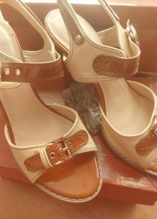 Женские босоножки из эко-лака рр 38