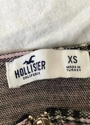 Актуальний рожевий топ в клітинку із замком спереду від hollister6 фото