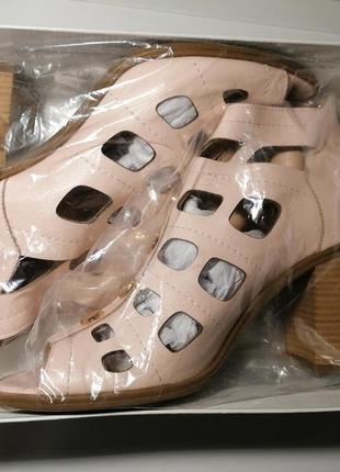 Босоножки ботинки  ботильоны 40 р. новые donna ricco