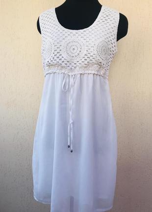 Белое вискозное платье с вязаной вставкой4 фото
