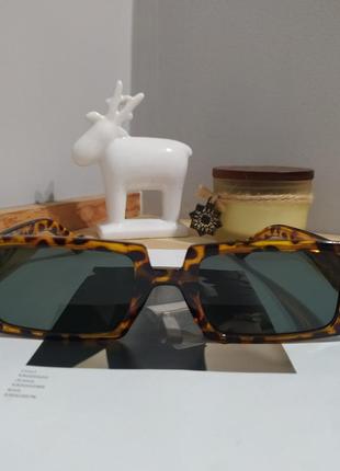 Тренд солнцезащитные очки узкие прямоугольные леопардовые коричневые анималистические ретро окуляри сонцезахисні3 фото