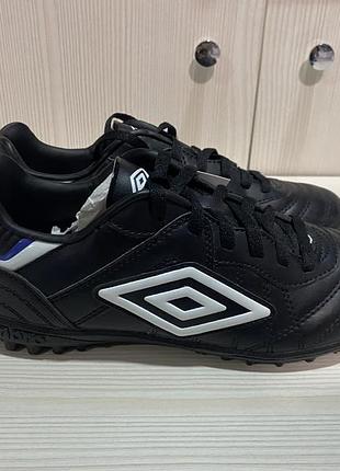 Оригінальні сороконіжки umbro