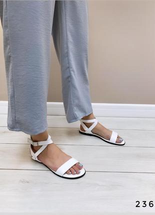 Сандали натуральная кожа белые