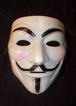 Акція маска гая фокса анонімус v-вендета 2 шт по 75 грн!!! +подарунок2 фото