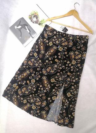 Спідниця peacocks віскоза міді з розрізом чорна квітковий принт індійські огірки пейслі