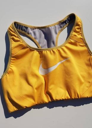 Топ спортивный nike