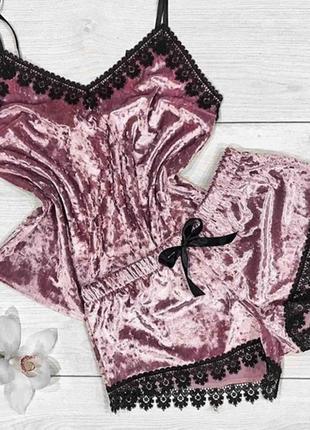 Велюровая пижама цвета пинк