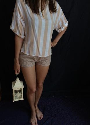 Свободная блуза рубашечного  кроя с коротким рукавом2 фото