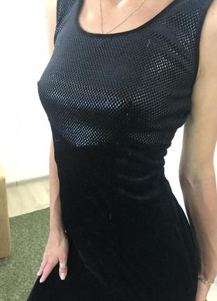 Велюровое платье с вырезом2 фото