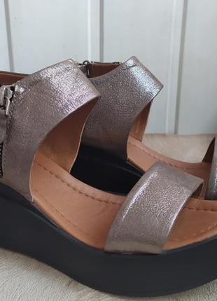 Шкіряні босоніжки