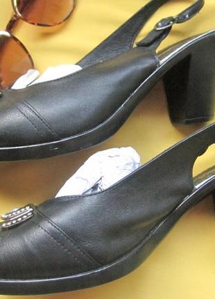 Туфли,босоножки с мягенькой кожи,р.39,scorpion6 фото