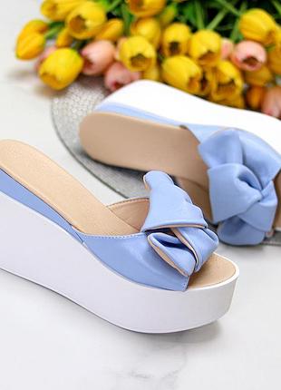 Элегантные голубые кожаные женские шлепанцы шлепанцы натуральная кожа на белой танкетке