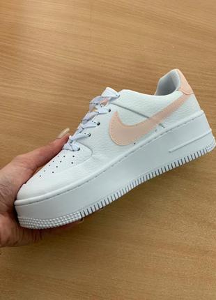 Nike air force sage white coral жіночі рефлективні світяться білі пастельні коралові кросівки найк жіночі білі кросівки коралові9 фото