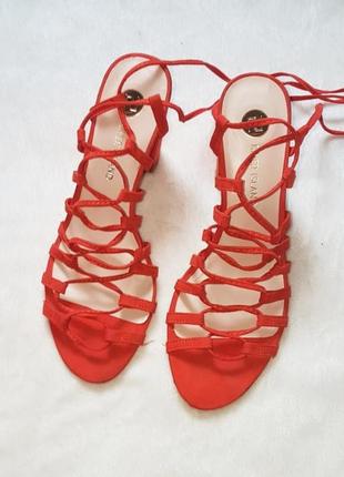 Замшеві босоніжки з палітурками river island