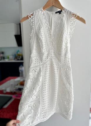 Шикарное гипюровое платье