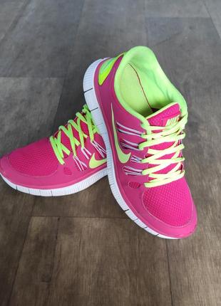 Кросівки жіночі nike.