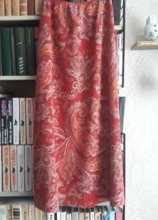 Яркая длинная юбка из натурального шелка в турецких огурцах